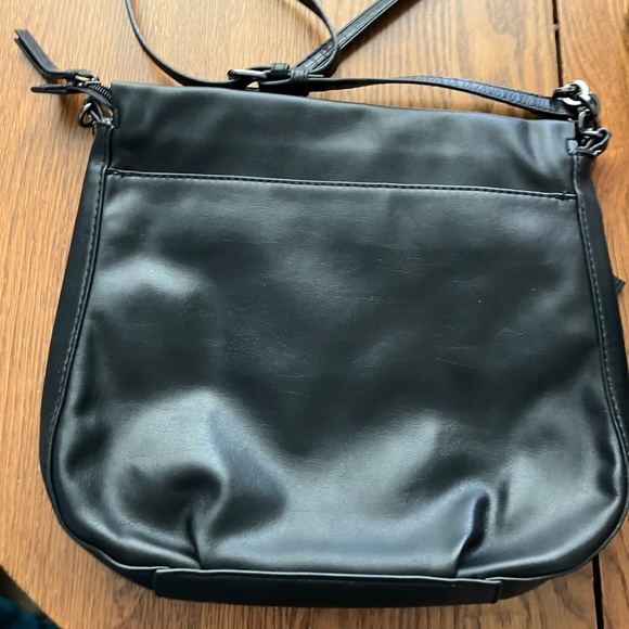 Simply Vera Vera Wang Temsen Black Crossbody Bag - Picture 2 of 10